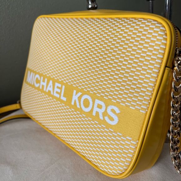 💛💛 beautiful Michael kors crossbody 💛💛 - Picture 3 of 7